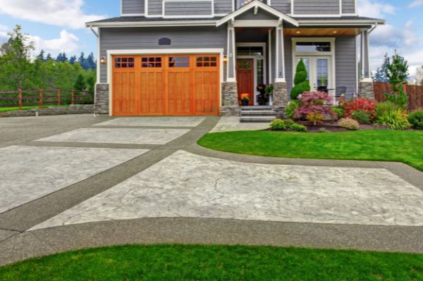 decorative concrete driveway